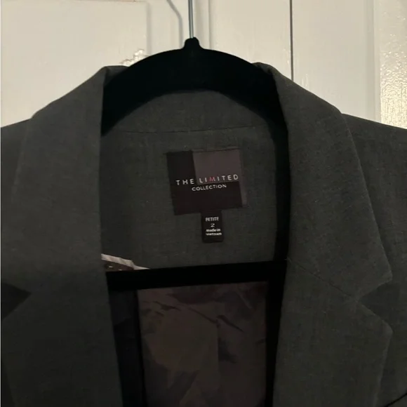 2P Dark Grey one button blazer from The Limited Collection - Picture 7 of 7